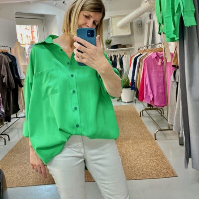 grön skjorta i lyocell