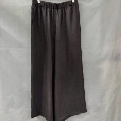 Milla, svarta vida byxor i lyocell