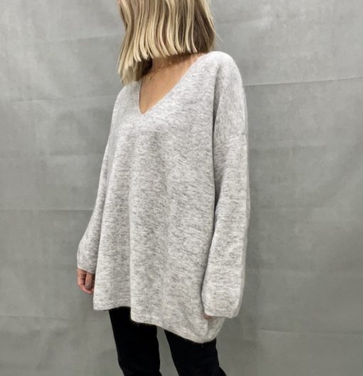 Ljusgrå stickad oversized tröja, Ellen - Bild 4