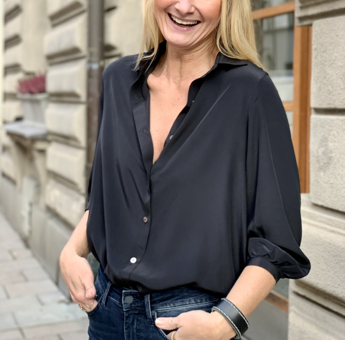 svart sidenblus clara