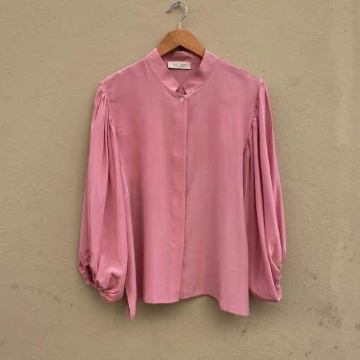 rosa blus i siden