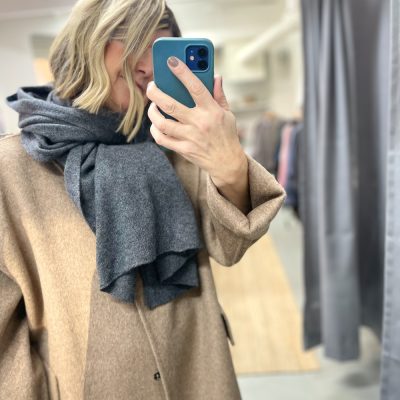 mörkgrå cashmere sjal