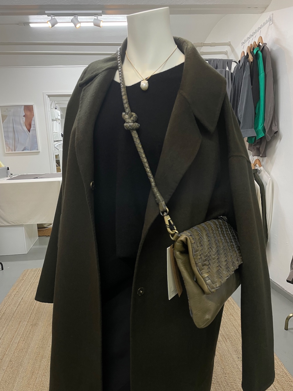 mörkgrön cashmere rock mellanlång