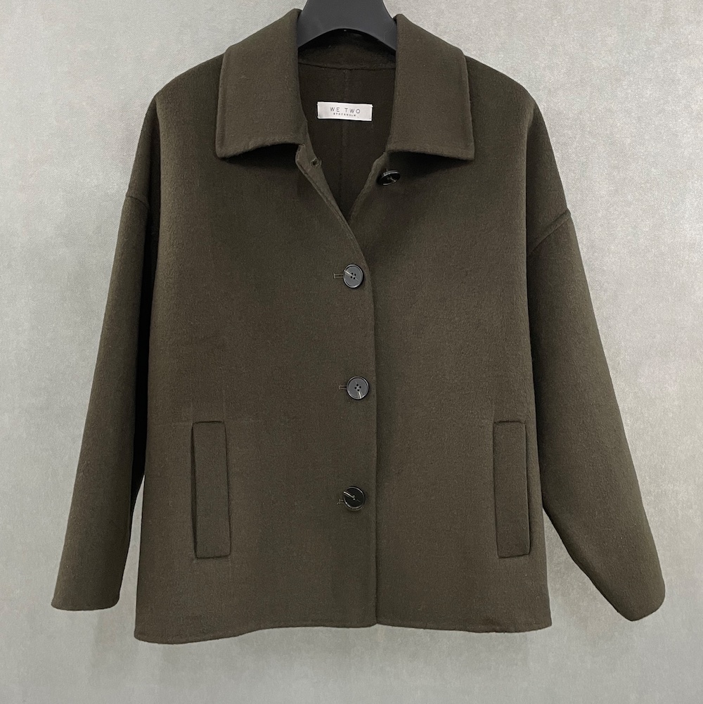 mörkgrön kort jacka i cashmere