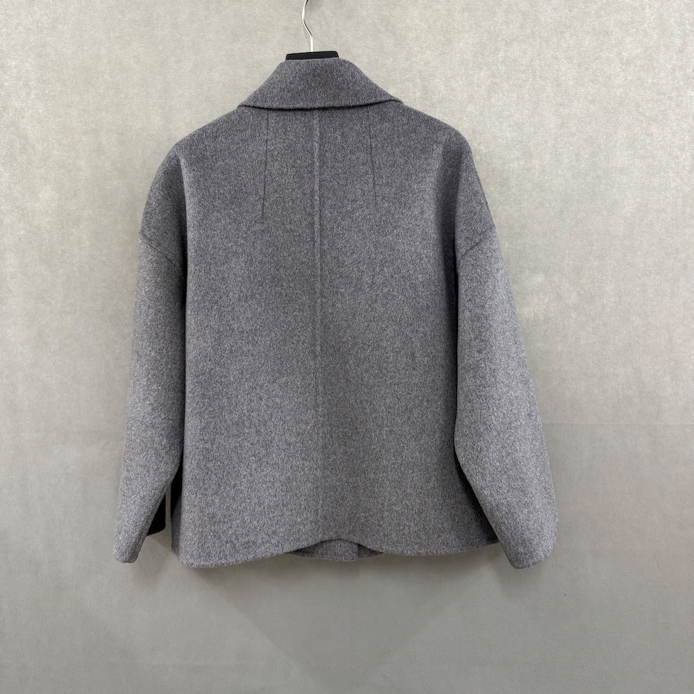 Gråmelerad kort jacka i cashmere - Bild 3