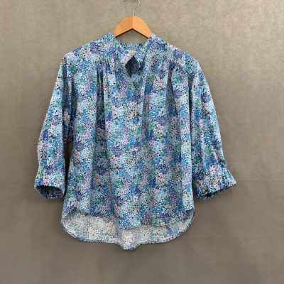 blommönstrad blus i libertyprint