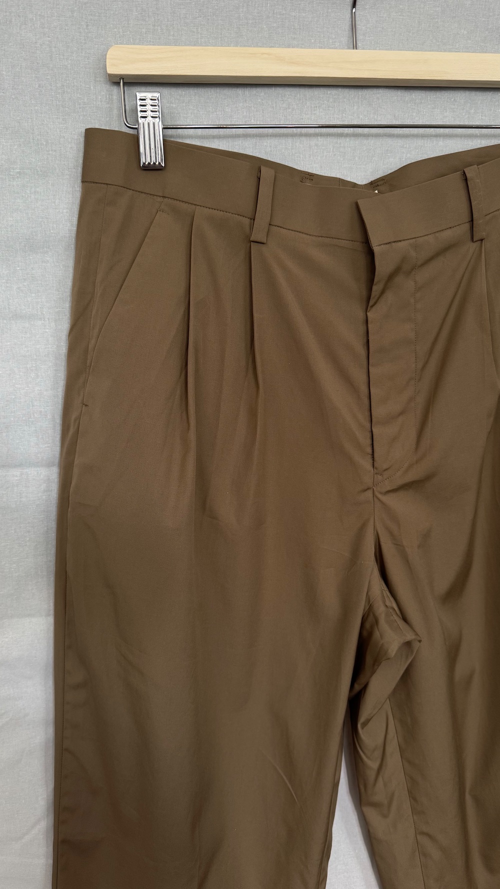 Khaki bomullsbyxor med veck Vera, stl S - Bild 3