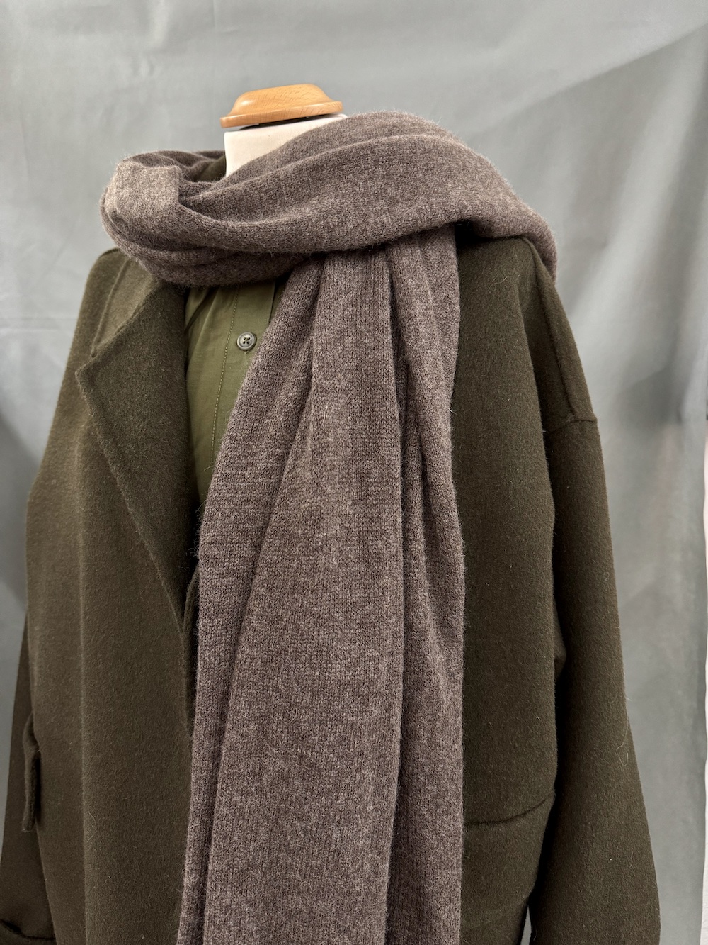 Brunmelerad cashmere sjal - Bild 2