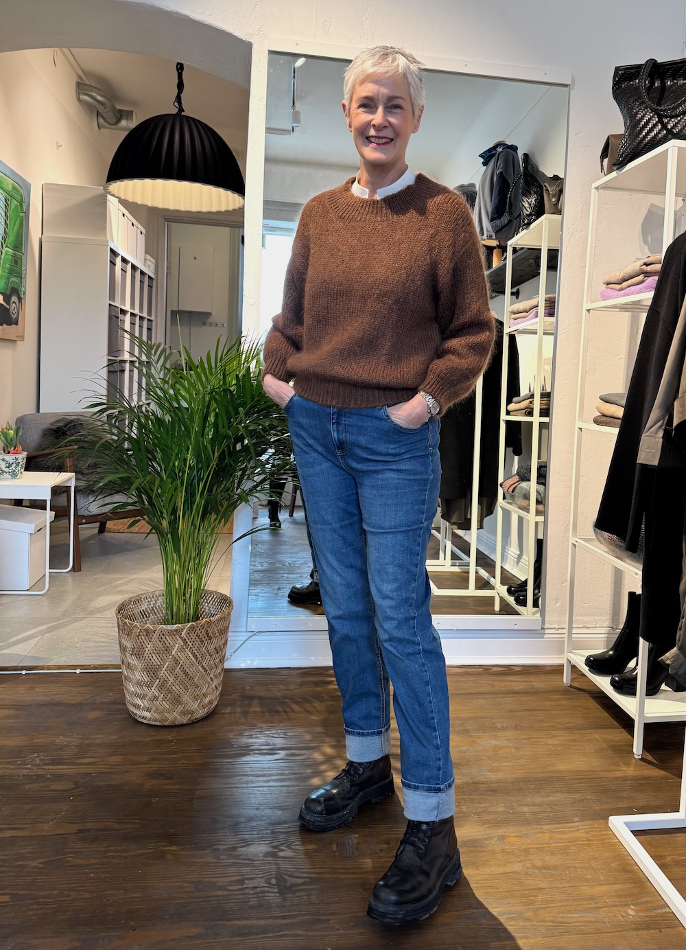 Linda – Mohairtröja med handstickad känsla, hasselnöt - Bild 2