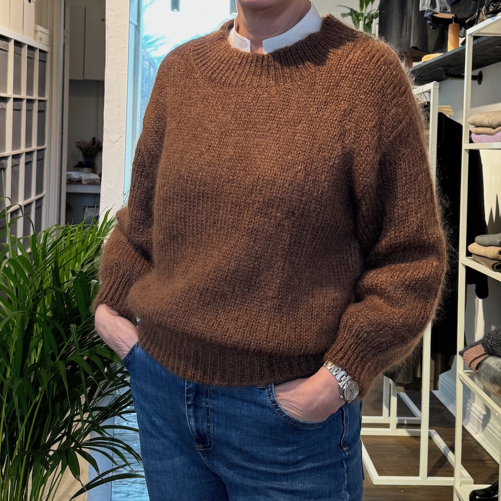 Linda – Mohairtröja med handstickad känsla, svart - Bild 7