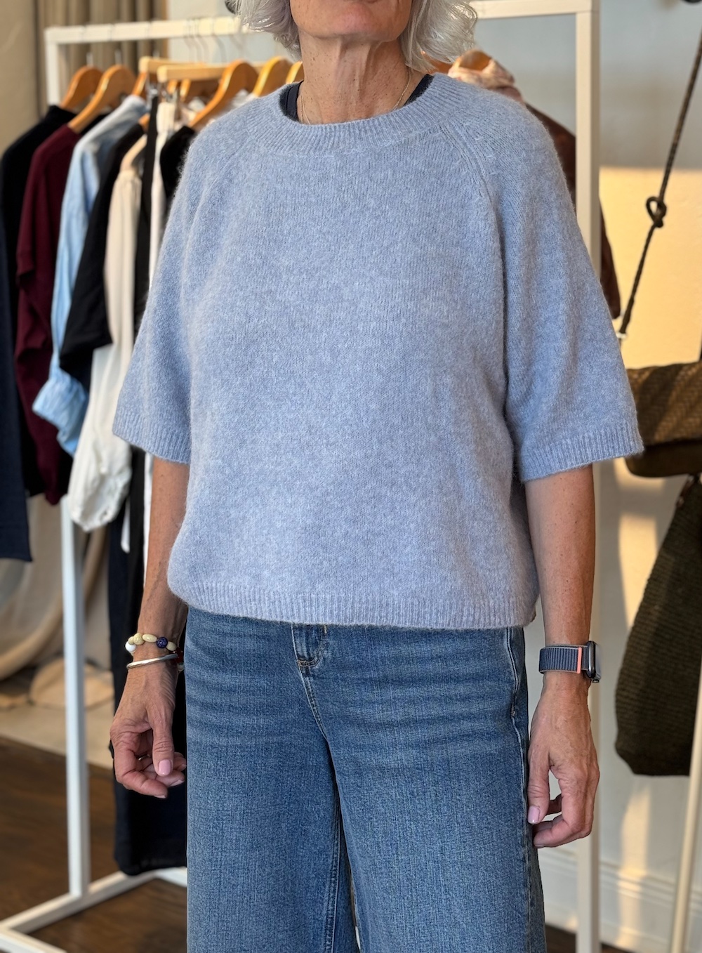 Agnes, Stickad alpackatröja – Gråblå, rundhalsad med raglanärm - Bild 3