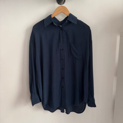 Mörkblå oversized lyocellskjorta Emilia
