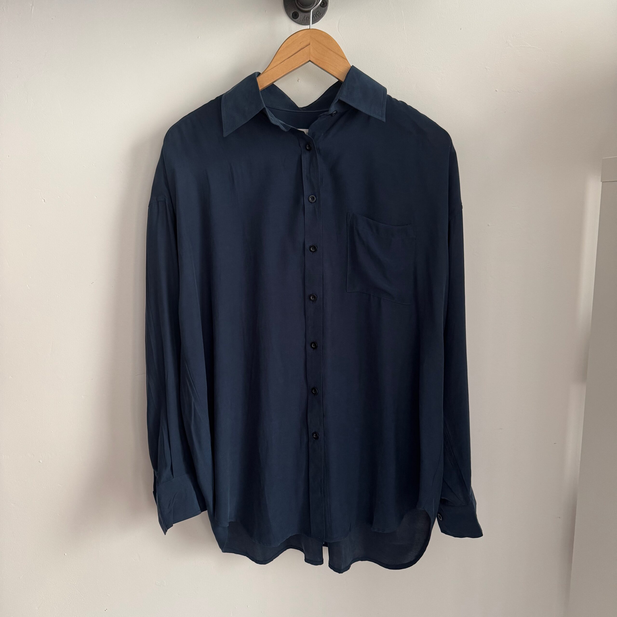 Mörkblå oversized lyocellskjorta Emilia